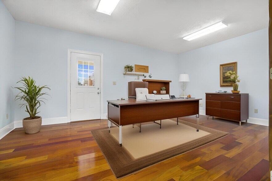 More Photos Of 6245 University Park Dr, Radford Office Residential For Sale