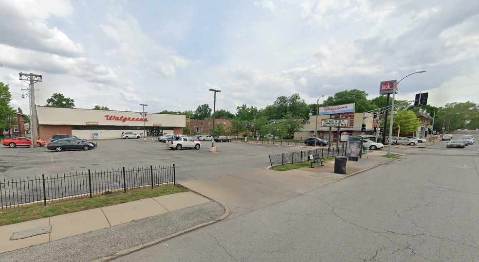 More Photos Of 5550 S Grand Blvd, Saint Louis Drugstore For Lease