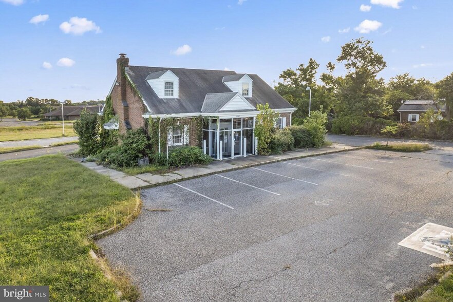 More Photos Of 4943 Landis Ave, Vineland Bank For Lease