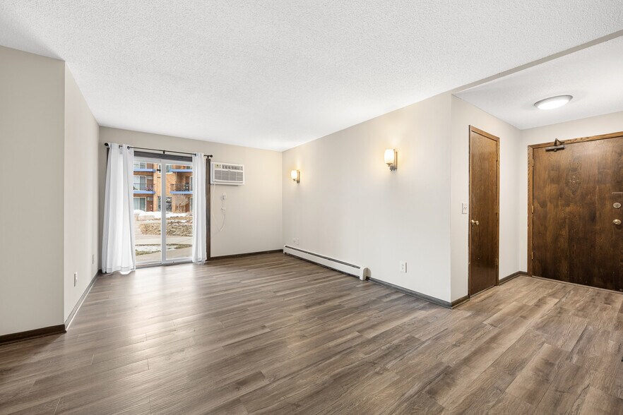 More Photos Of 1800 Larpenteur Ave W, Falcon Heights Apartments For Sale