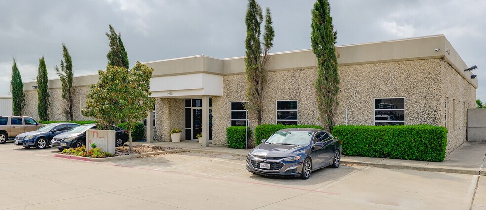 Primary Photo Of 1930 Hinton Dr, Irving Showroom For Lease