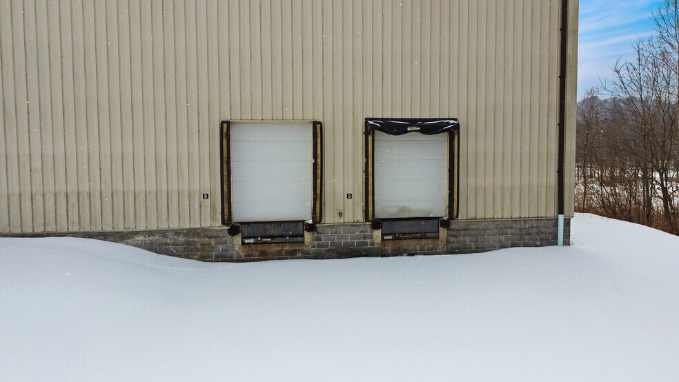 More Photos Of 3000 S 1st St, Clinton Manufacturing For Sale