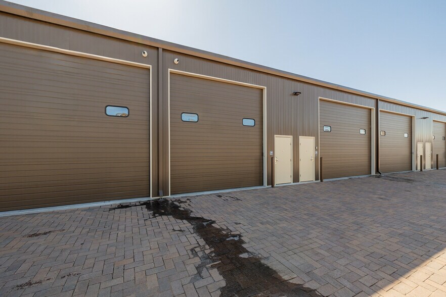 More Photos Of 560-580 Ames St, Lakewood Self Storage For Sale