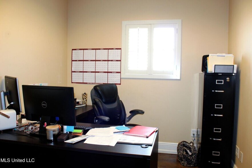 More Photos Of 2205 Petit Bois St, Pascagoula Warehouse For Sale