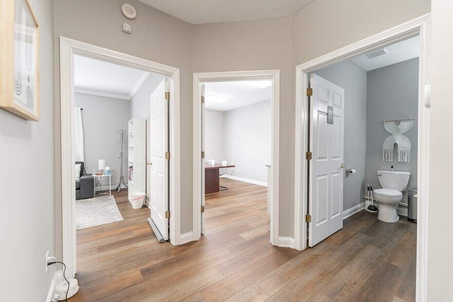More Photos Of 9989-9997 Allisonville Rd, Fishers Office For Sale