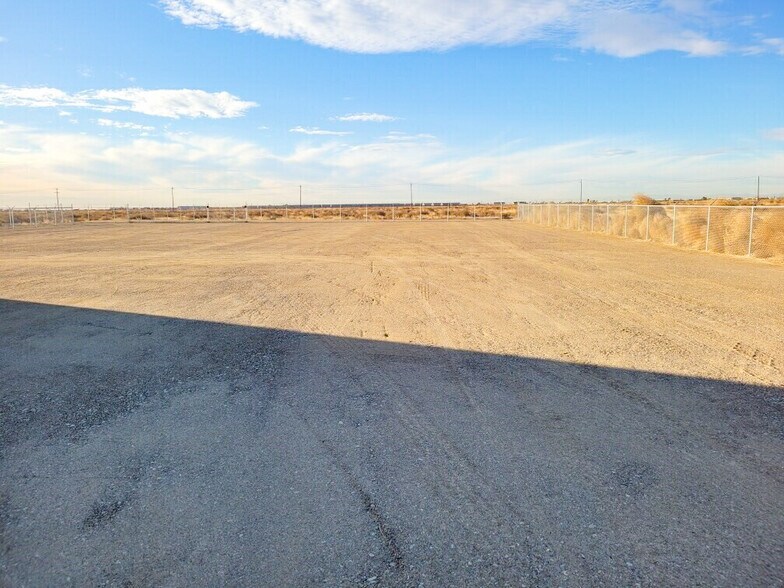 More Photos Of 2277 Ocotillo Dr, Pecos Warehouse For Lease