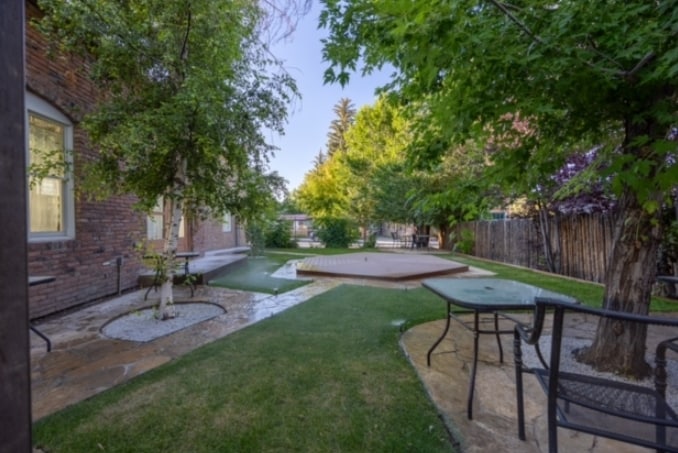 More Photos Of 540 Clinton St, Ridgway Restaurant For Lease