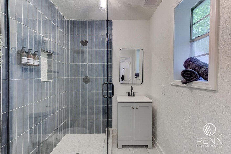 More Photos Of 2033 Young Ave, Memphis Multifamily For Sale