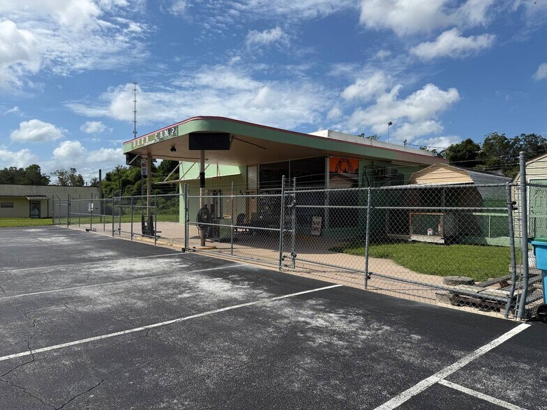 More Photos Of 306 S Main St, Chiefland General Retail For Sale