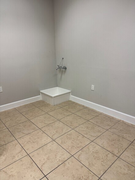 More Photos Of 16000 Park Ten Pl, Houston Medical For Lease