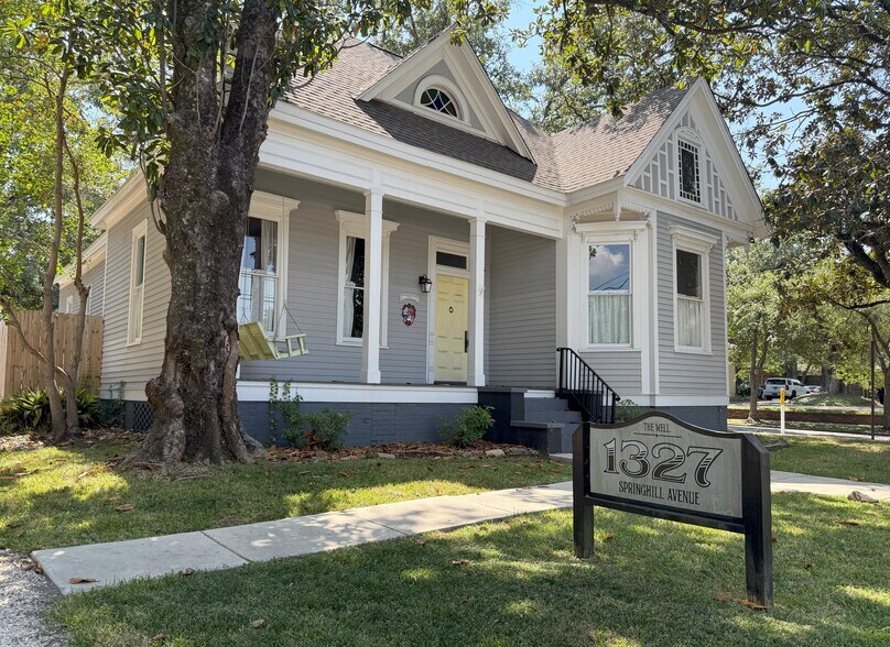 Primary Photo Of 1327 Spring Hill Ave, Mobile Office For Lease