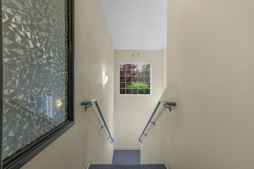 More Photos Of 9407 NE Vancouver Mall Dr, Vancouver Medical For Sale