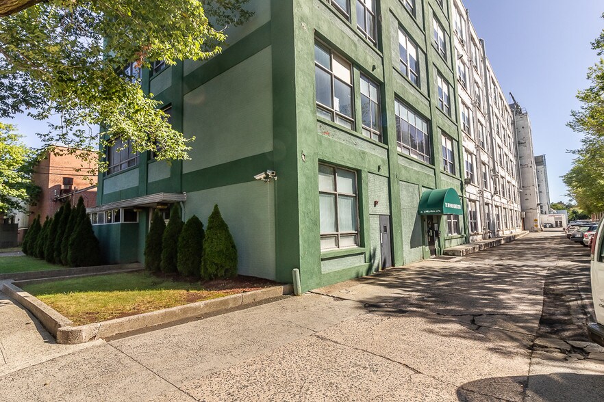 More Photos Of 89-91 Shelton Ave, New Haven Light Manufacturing For Lease