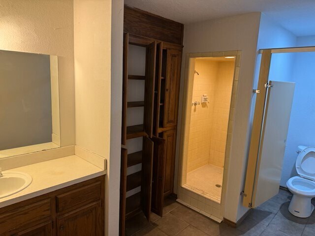 More Photos Of 1103 E Maguire Rd, Noble Light Manufacturing For Sale