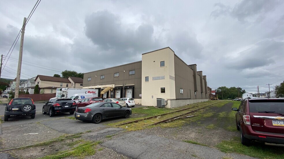 More Photos Of 508 Delaware Ave, West Pittston Warehouse For Sale