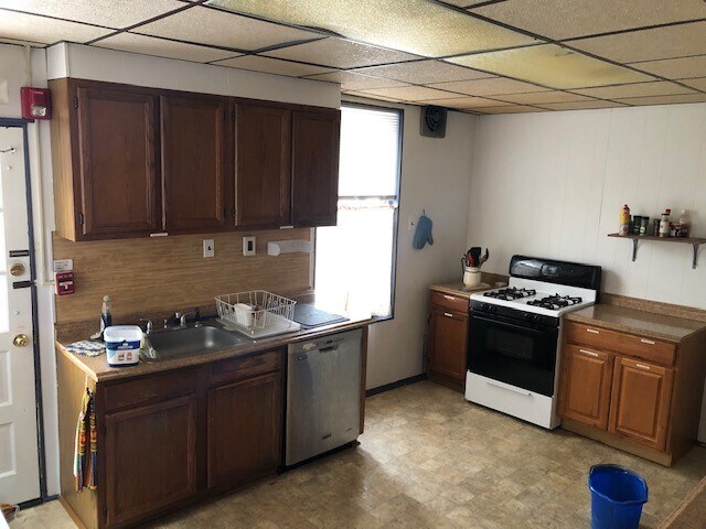 More Photos Of 45-51 W Logan St, Philadelphia Specialty For Sale