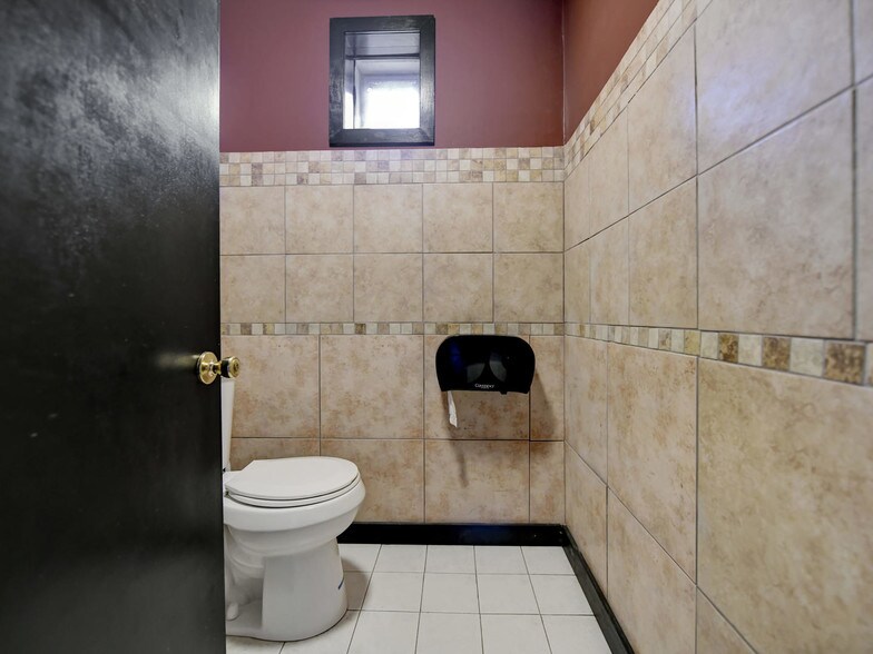 More Photos Of 638-640 Stokes Rd, Medford Restaurant For Sale