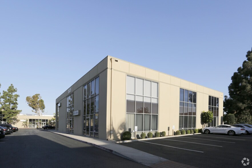 More Photos Of 1809 E Dyer Rd, Santa Ana Office For Lease