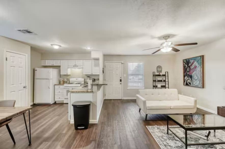 More Photos Of 4903 Merritt Cir, Austin Multifamily For Sale