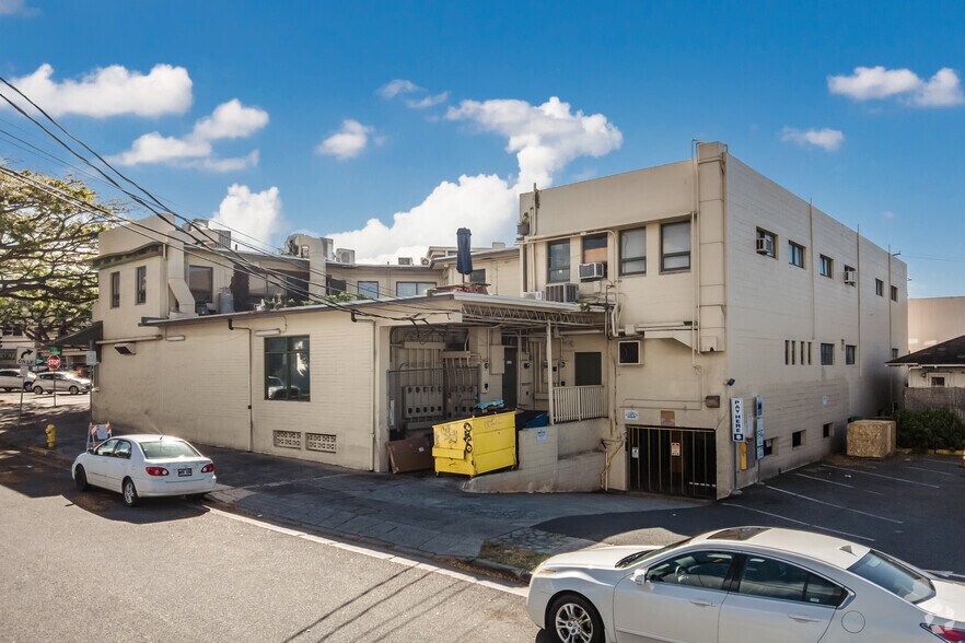 More Photos Of 758-768 Kapahulu Ave, Honolulu Storefront Retail Office For Lease