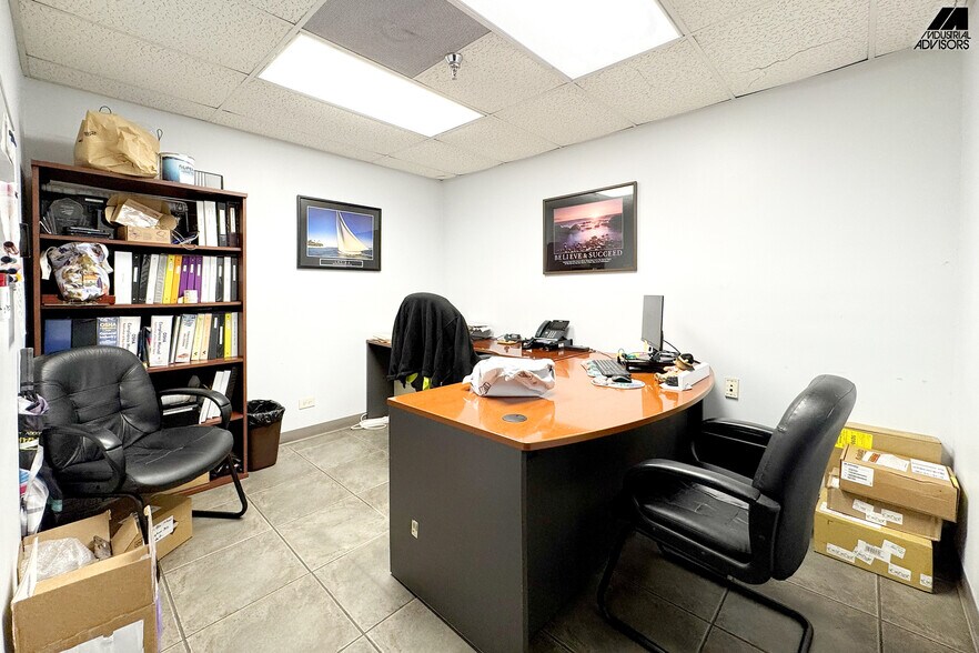 More Photos Of 1361-1363 NW 155th Dr, Miami Warehouse For Lease