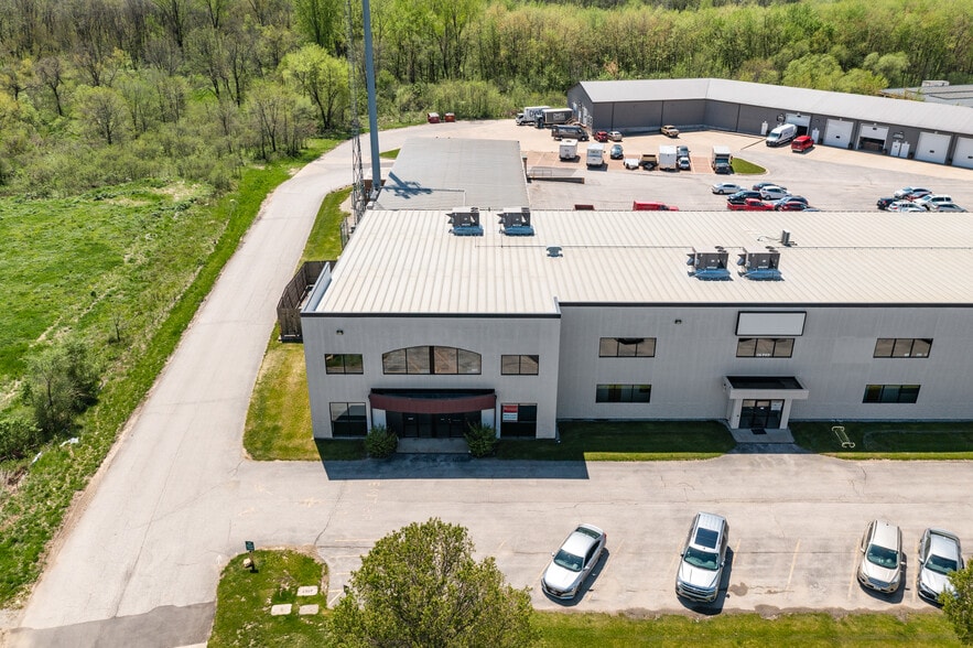 More Photos Of 2000 James St, Coralville Service For Lease