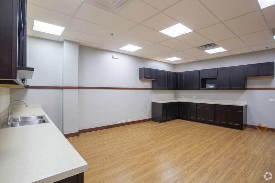 More Photos Of 8100-8180 N McCormick Blvd, Skokie Office For Lease