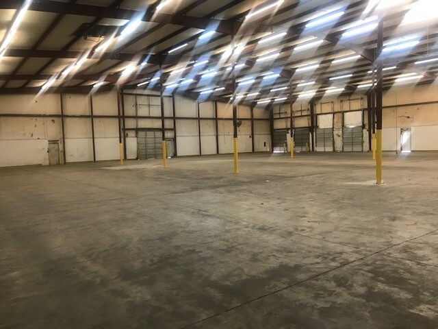More Photos Of 2709 Walkup Ave, Monroe Warehouse For Lease