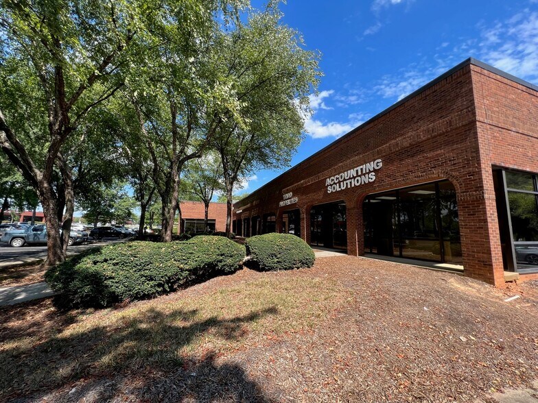 More Photos Of 18-22 Oak Branch Dr, Greensboro Light Distribution For Lease
