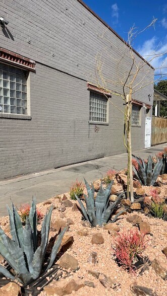 More Photos Of 4831 W Jefferson Blvd, Los Angeles Warehouse For Lease