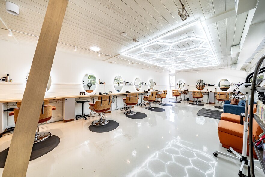 More Photos Of 204 Riverside Ave, Newport Beach Storefront Retail Office For Sale