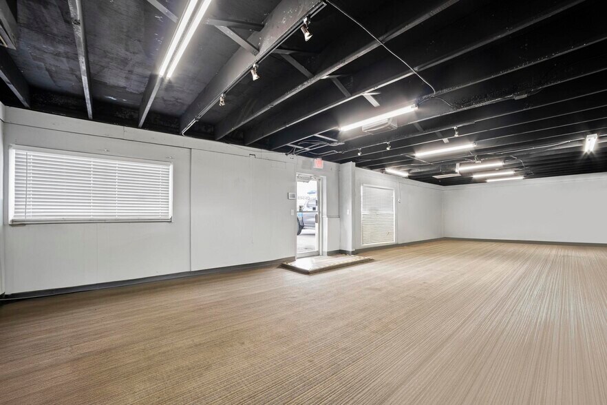 More Photos Of 170 NW 16th St, Boca Raton Warehouse For Sale