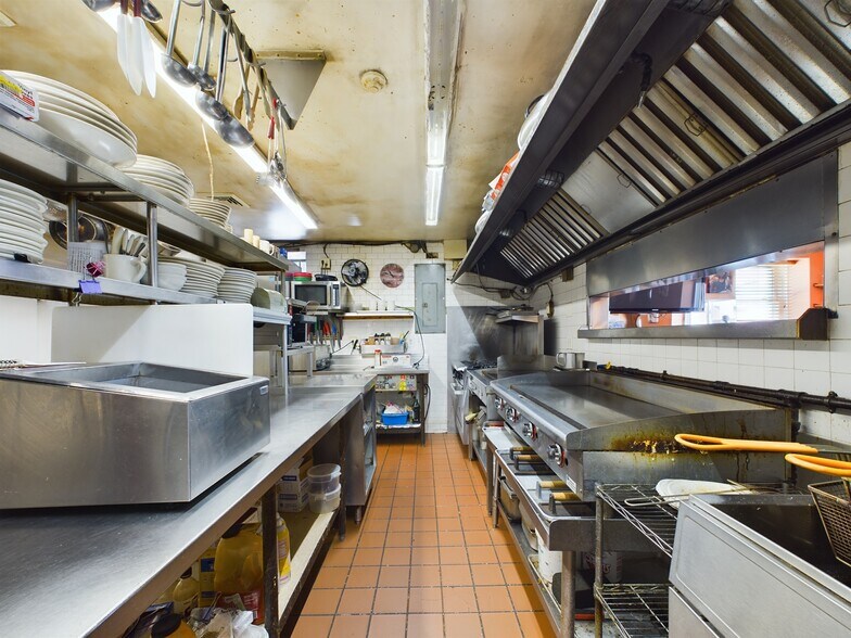 More Photos Of 501 Park Ave, Portsmouth Restaurant For Sale