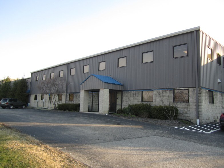 More Photos Of 7858 Industrial Pky, Plain City Warehouse For Lease