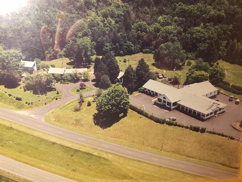 More Photos Of 2487 US Highway 211 W, Luray Storefront For Sale