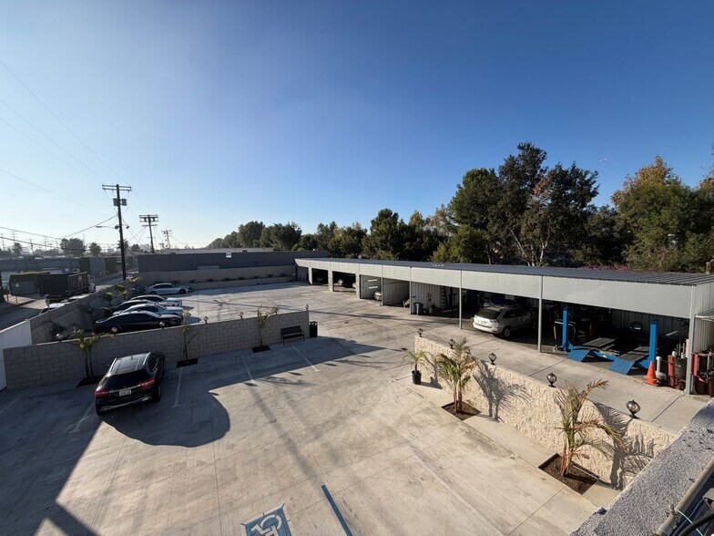 Primary Photo Of 14723 Aetna St, Van Nuys Auto Repair For Sale