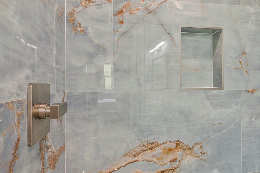 More Photos Of 1140 17th St NE, Washington Apartments For Sale