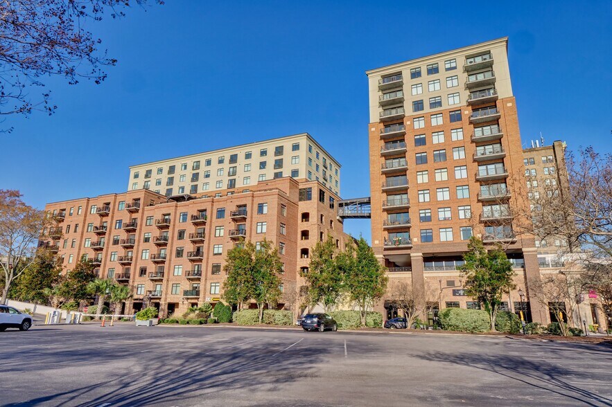 More Photos Of 240 N Water St, Wilmington Specialty For Sale