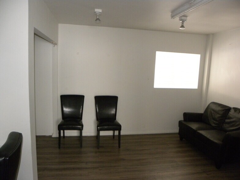 More Photos Of 1101-1119 S La Brea Ave, Los Angeles Freestanding For Lease