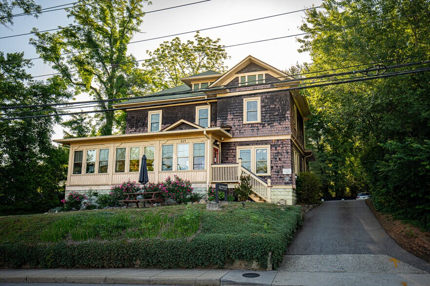 More Photos Of 264 Haywood Rd, Asheville Medical For Sale