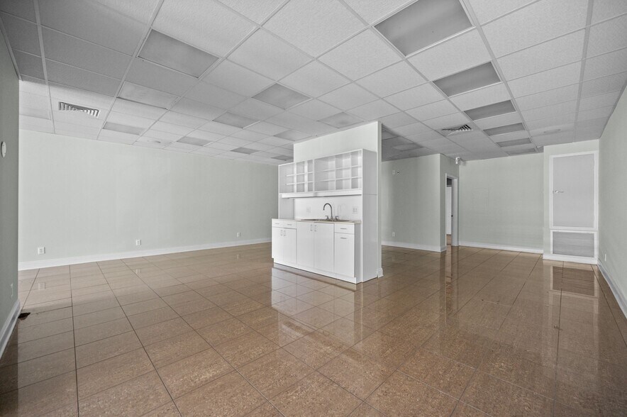 More Photos Of 212 Fairhope Ave, Fairhope Storefront For Lease