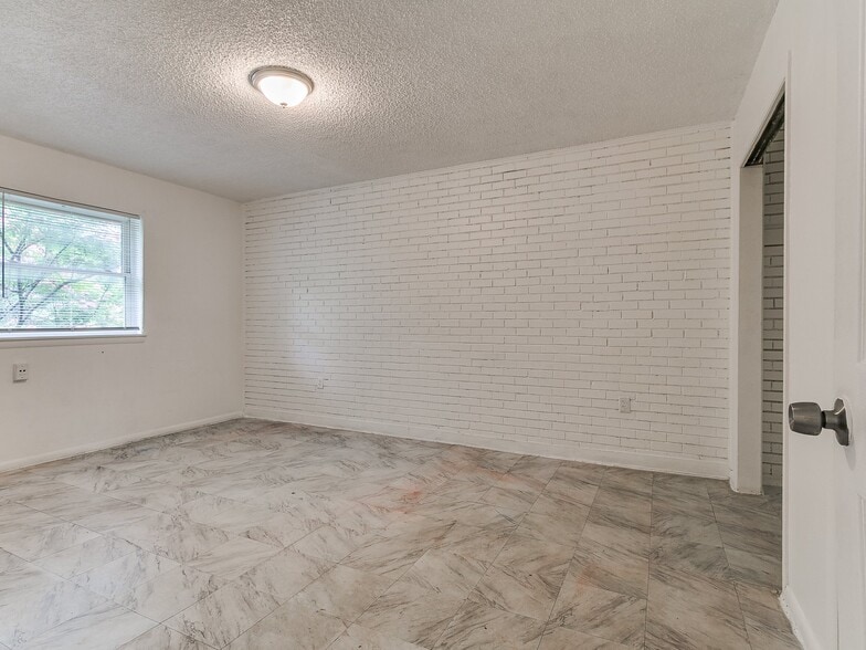 More Photos Of 1731 NW 32nd St, Oklahoma City Apartments For Sale