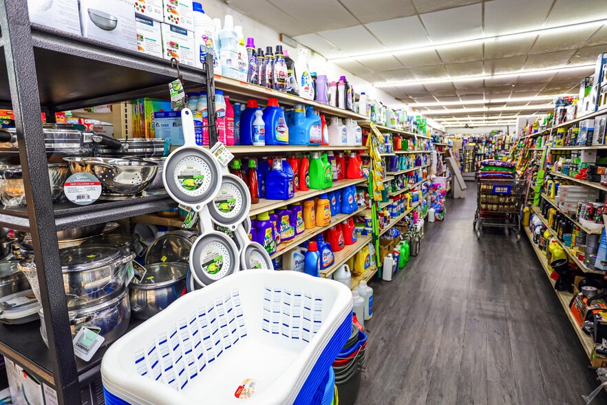 More Photos Of 9875 S Dixie Hwy, Erie Supermarket For Sale