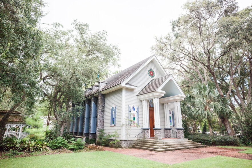 More Photos Of 219 Highway 51 NE, Steinhatchee Lodge Meeting Hall For Sale