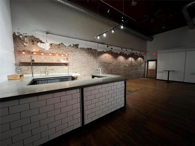 More Photos Of 107 S 6th St, Saint Joseph Apartments For Sale