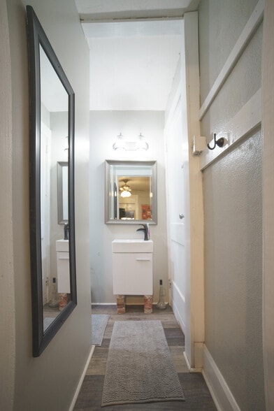 More Photos Of 3109 N Ola Ave, Tampa Hospitality For Sale