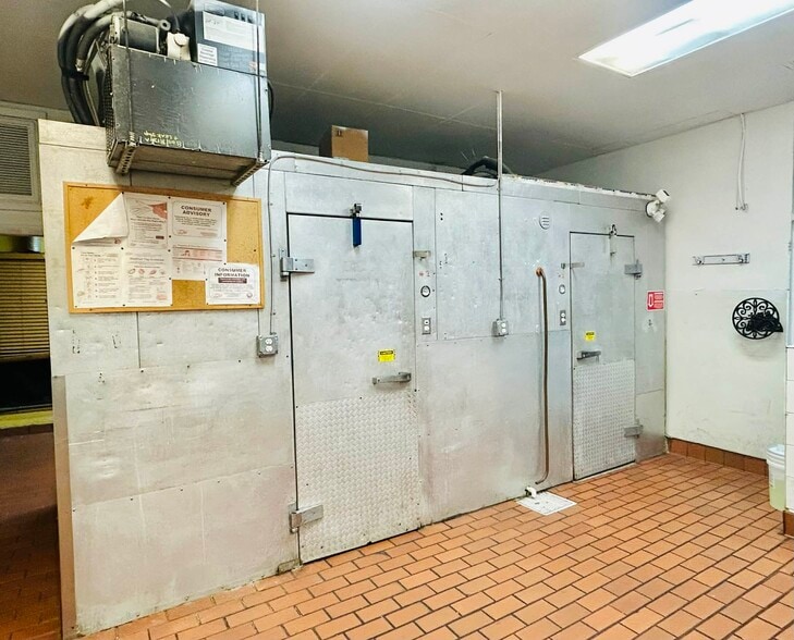 More Photos Of 901-903 E New Haven Ave, Melbourne Storefront Retail Office For Lease