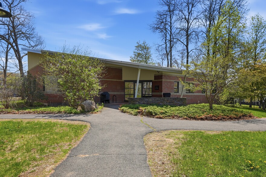 More Photos Of 893 West St, Amherst Schools For Sale