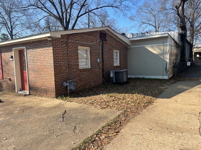 More Photos Of 2915 Chestnut St, Montgomery Office For Sale