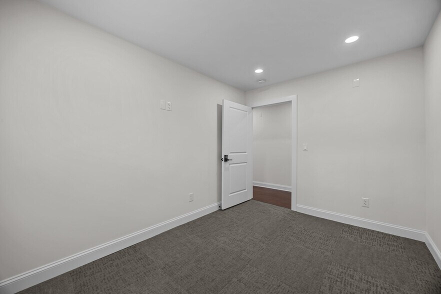 More Photos Of 421 Statesville Blvd, Salisbury Loft Creative Space For Lease